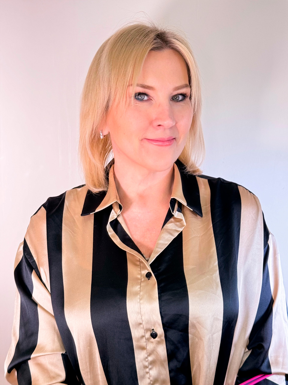 Стилист парикмахер